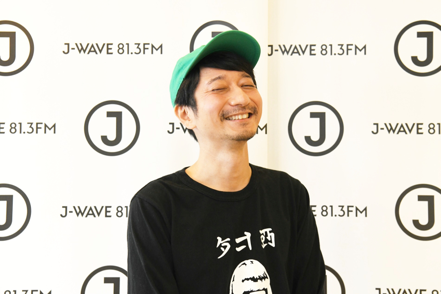副業が相乗効果を生む「カフェオレ理論」とは？ 会社員で音楽家のJ-WAVE新ナビゲーター・タカノシンヤに聞く